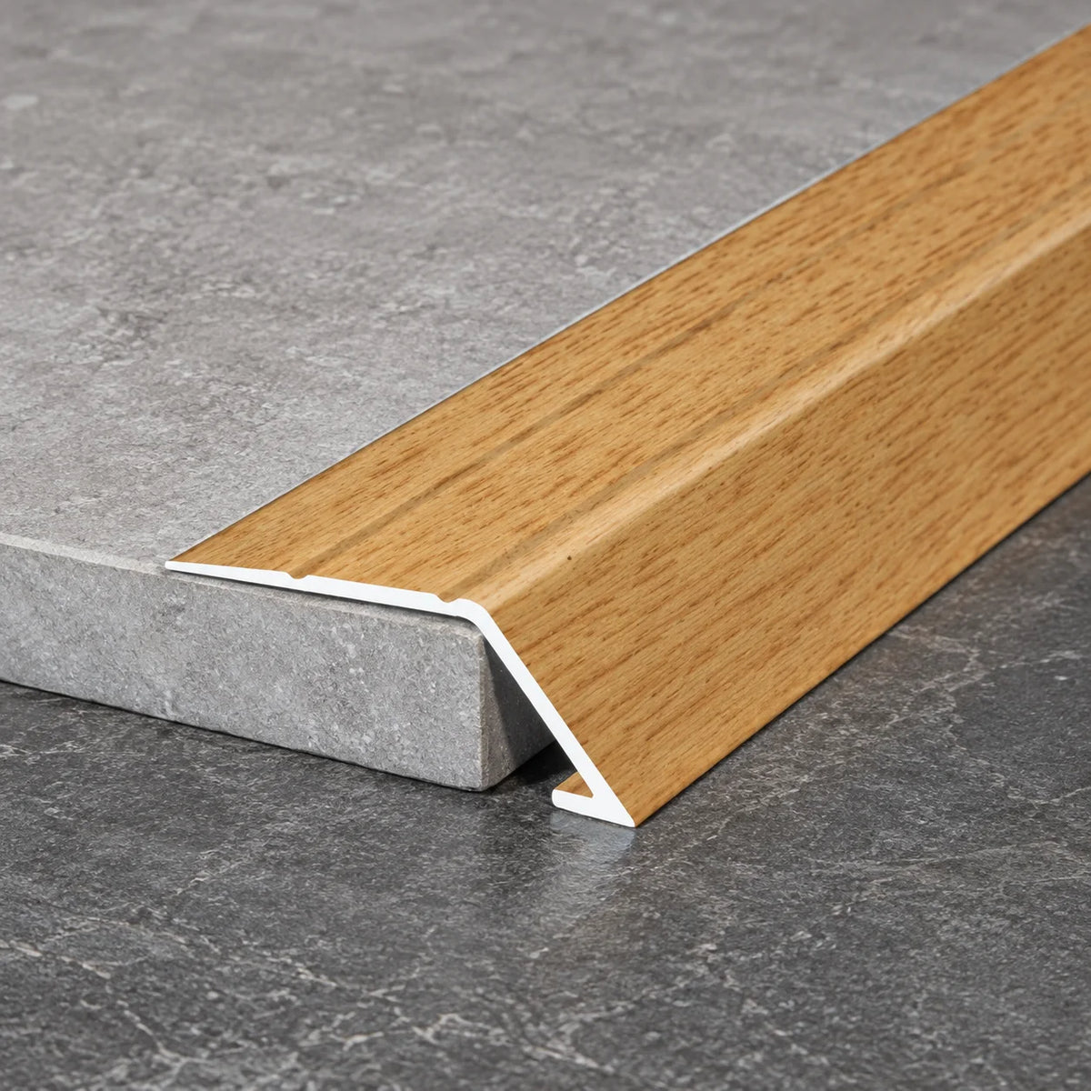 31mm Self-Adhesive Aluminium Ramp Transition Strip Realuse Image