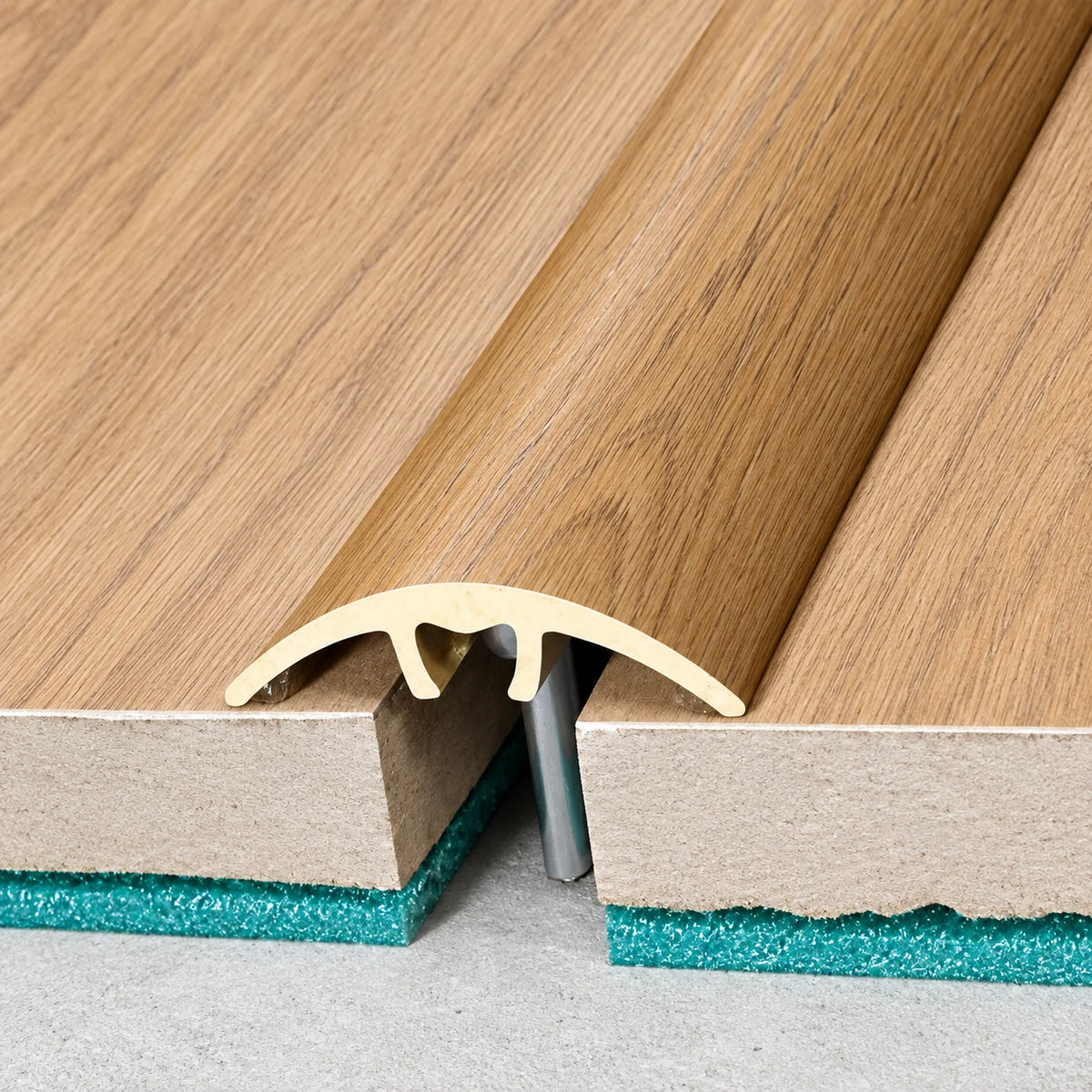 Strong 32mm aluminium wood effect transition bar for covering expansion gaps and joining adjacent floor surfaces