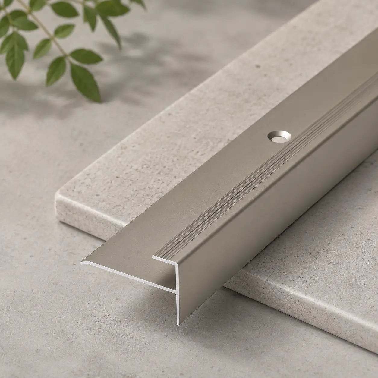 5mm Aluminium Stair Nosing Outer Corner Champagne