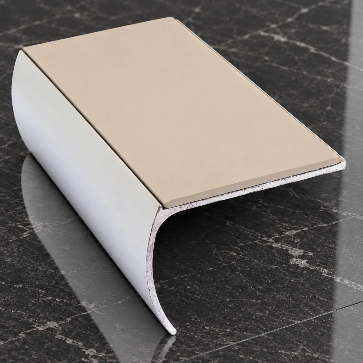 NSL03 57x40mm Aluminium Bullnose Non-Slip Stair Nosing In Beige olor