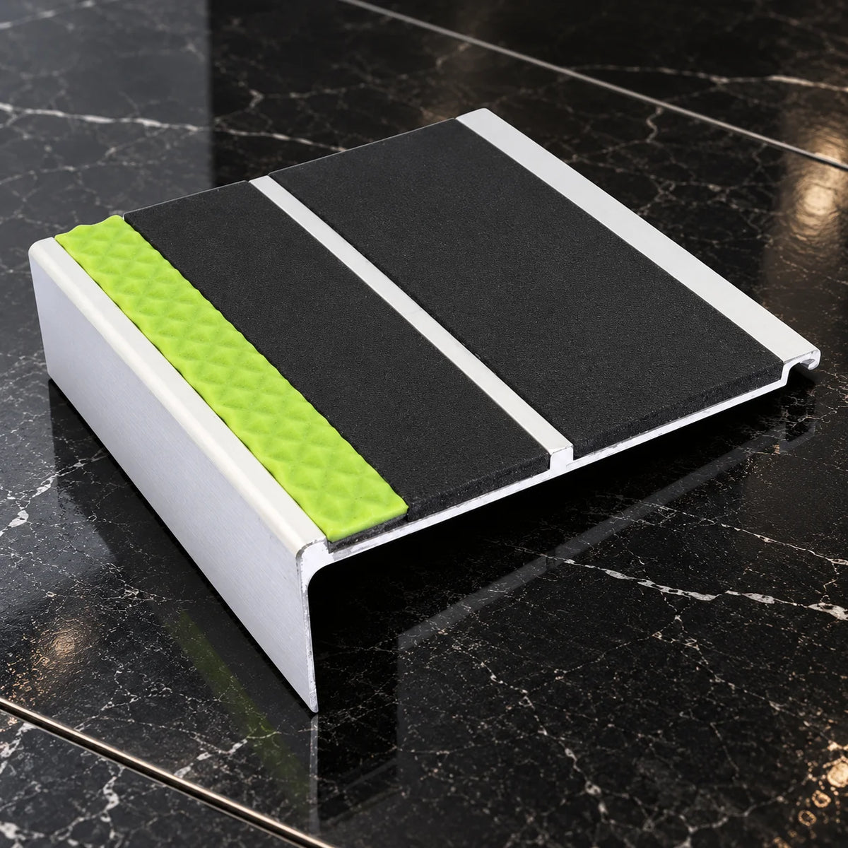 AHD11 91x32mm Aluminator® Non-Slip Stair Nosing In Black Color