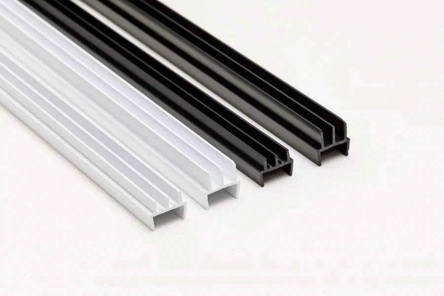 BLack & White Clip-On Vivarium Top & Bottom Runners for 4mm Glass, 15/18mm Board