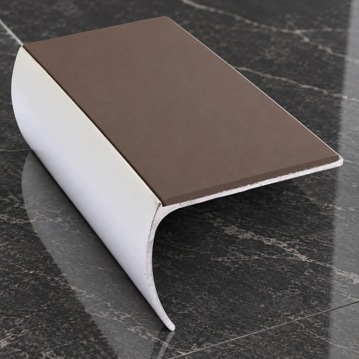 NSL03 57x40mm Aluminium Bullnose Non-Slip Stair Nosing In Brown Color