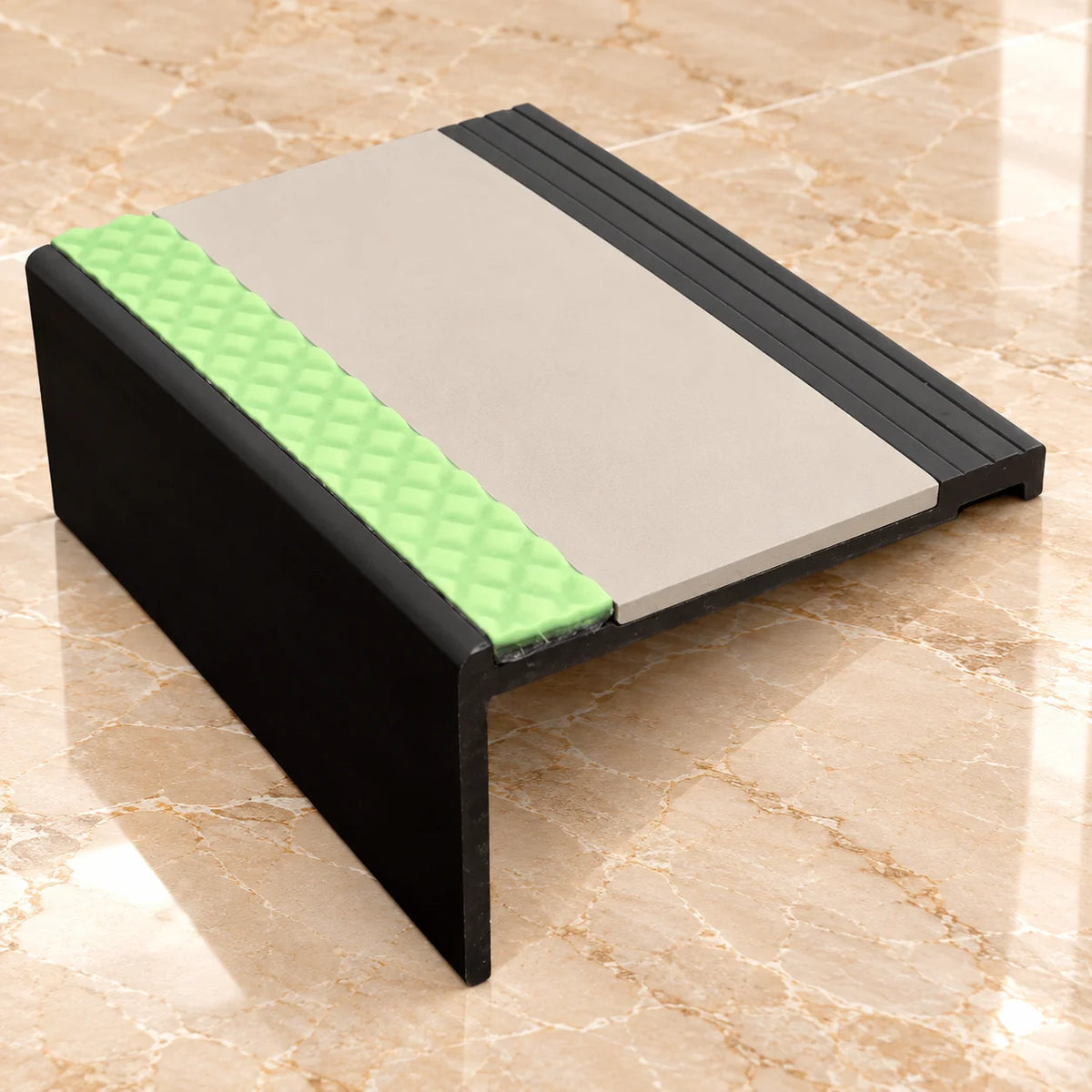 AHP 67.5x39mm Aluminator® PVC Non-Slip Stair Nosing In Canvas Color