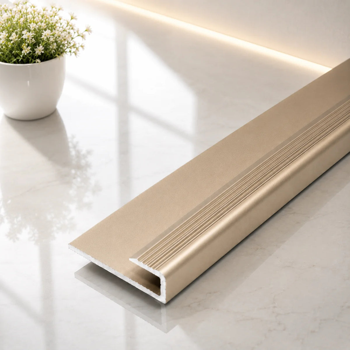 C63 Anodised Aluminium LVT U Edging Profile Threshold For 5mm Flooring in Champagne Color