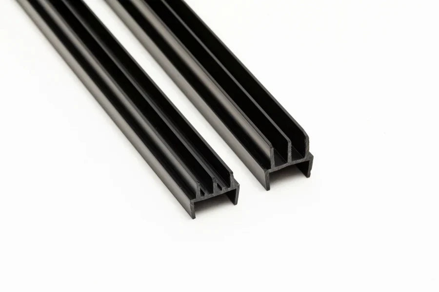 Clip-On Black Vivarium Top & Bottom Runners for 4mm Glass, 15/18mm Board