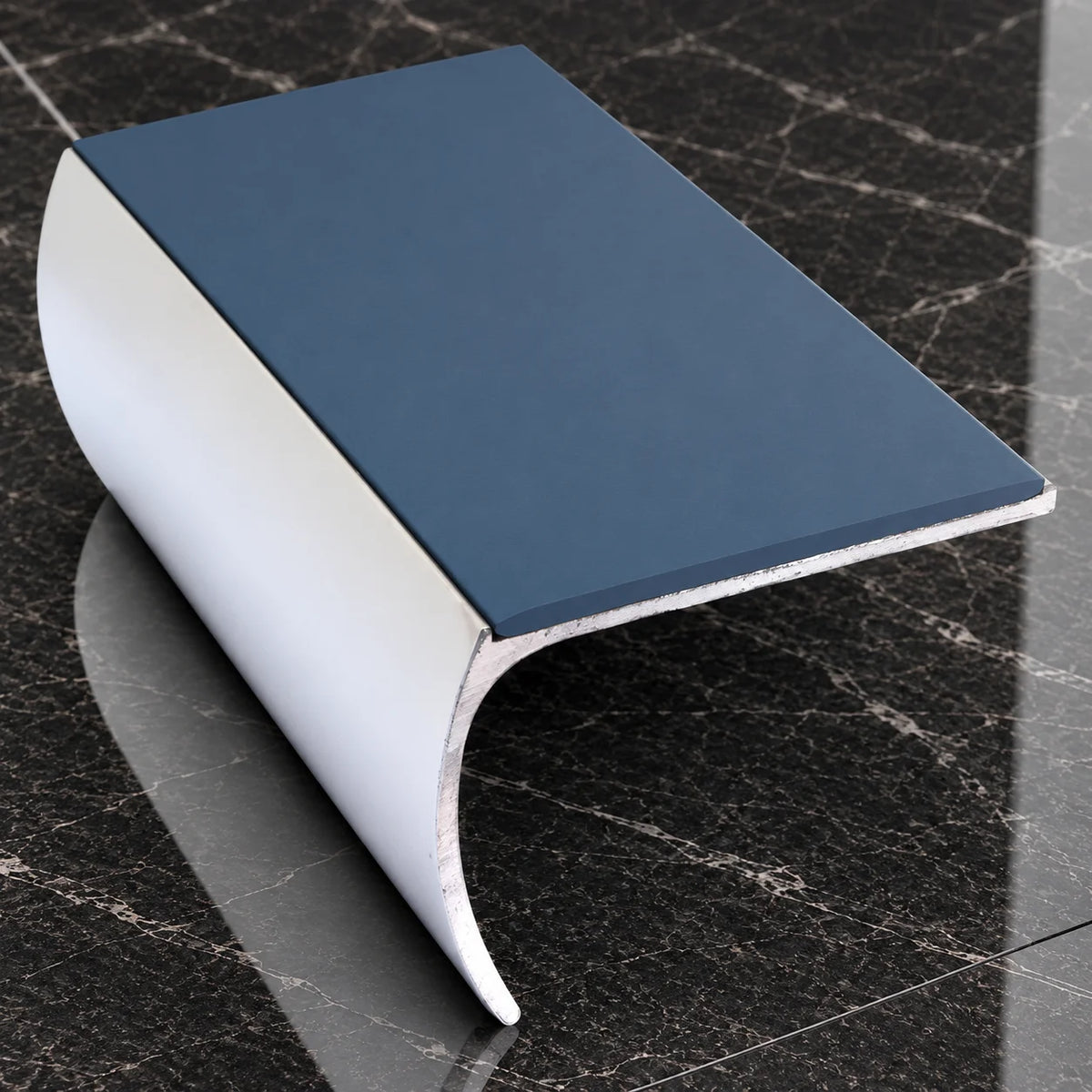 NSL03 57x40mm Aluminium Bullnose Non-Slip Stair Nosing In Cobalt Blue Color