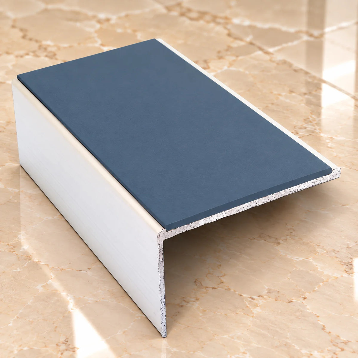 NSL01 56x32mm Aluminium Non-Slip Stair Nosing In Cobalt Blue Color