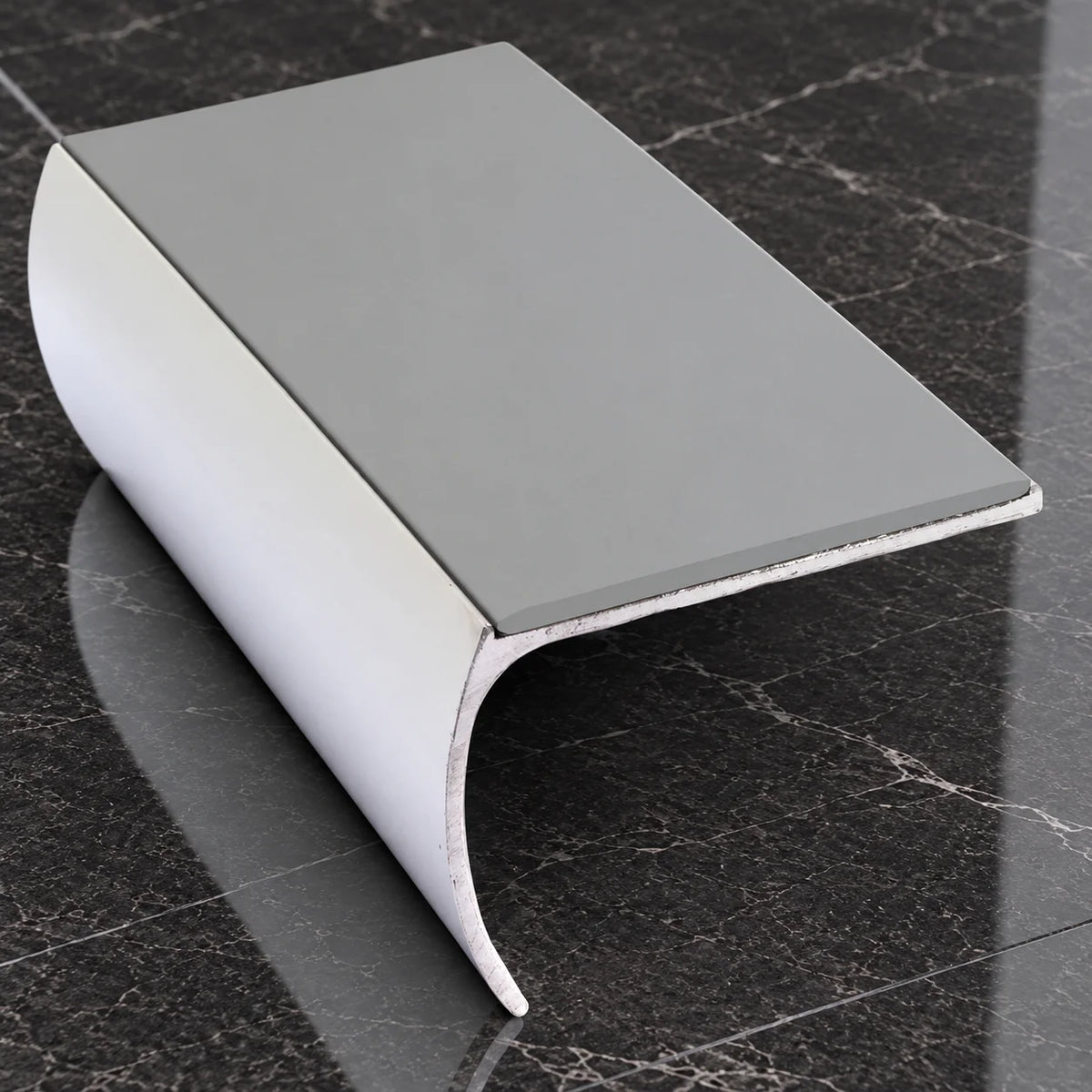 NSL03 57x40mm Aluminium Bullnose Non-Slip Stair Nosing In Dolphin Grey Color