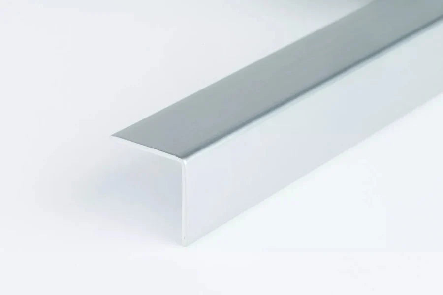 Equal & Unequal Gold & Silver Brushed Finish PVC Plastic Corner Angle Trim Profiles 90° - 02 Image