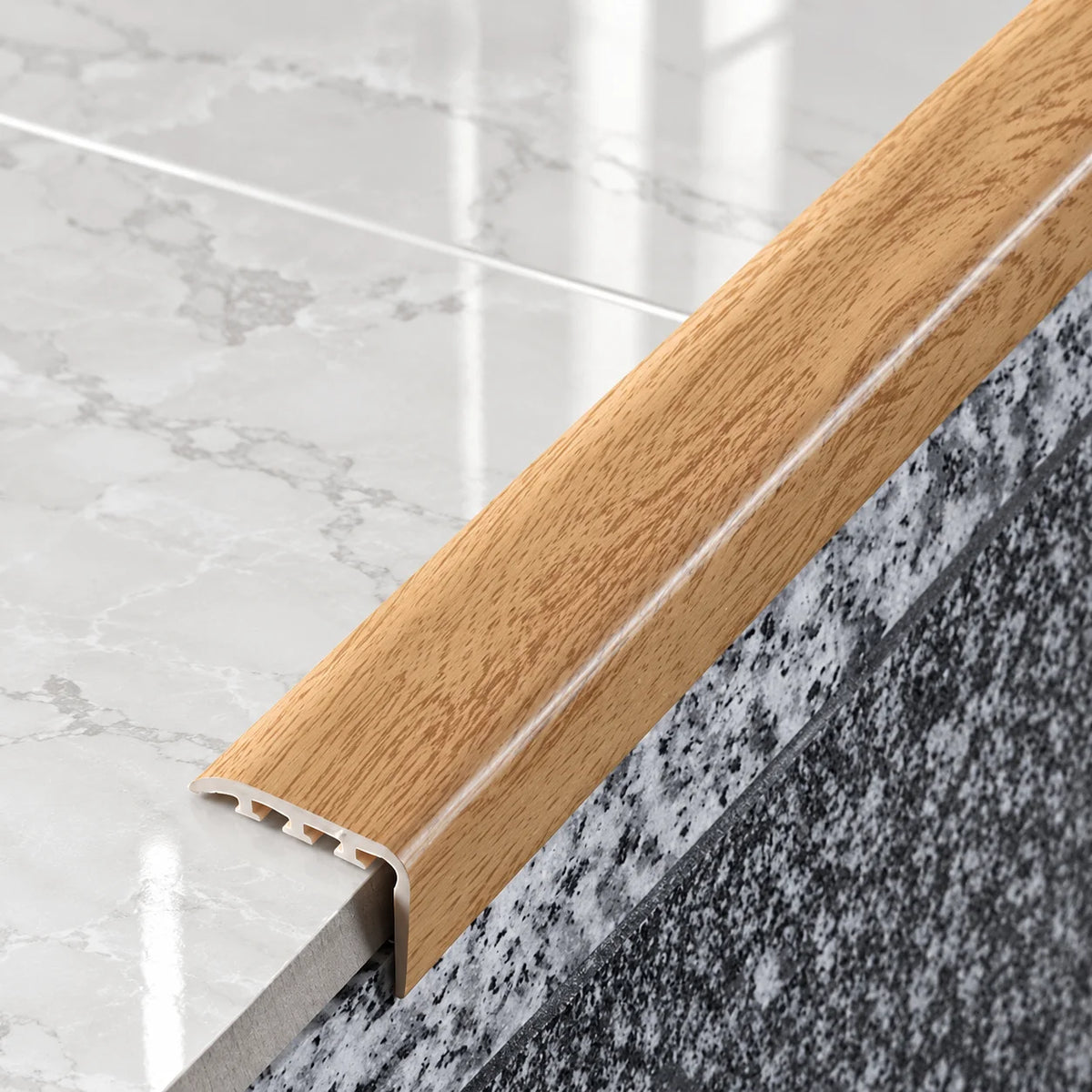D-K0300 25x25mm Wood Effect PVC Stair Nosing In Oak 4P