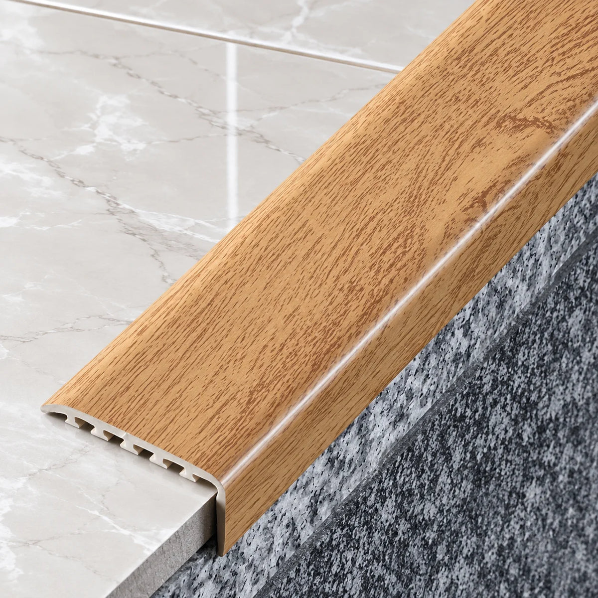 D-K0100 45x22mm Wood Effect PVC Stair Nosing Oak 4P