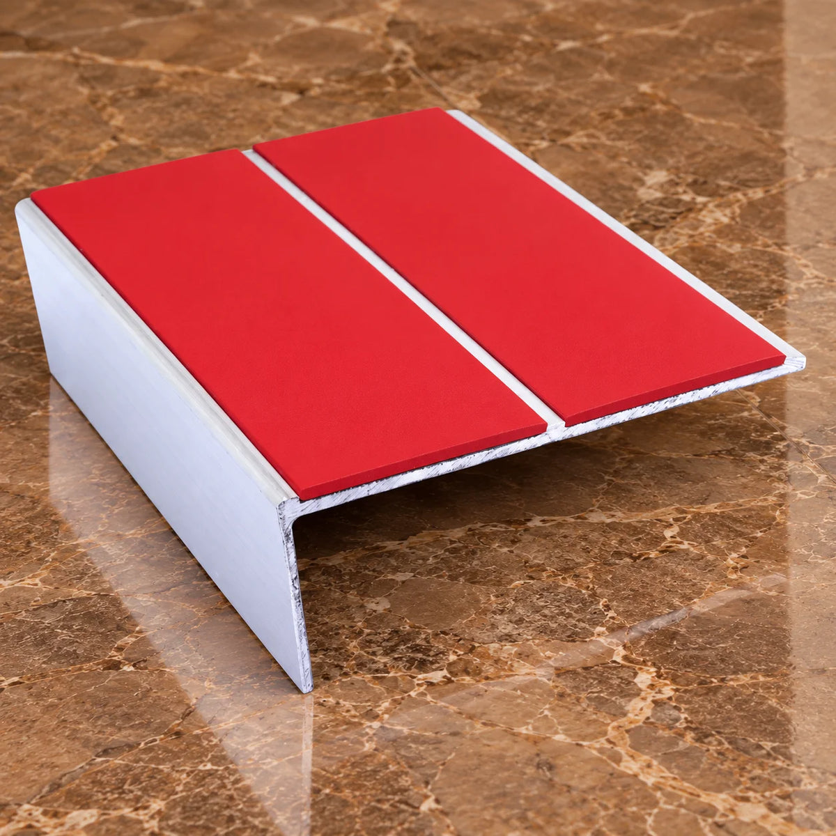 NSL10 85x32mm Aluminium Rakeback Non-Slip Stair Nosing In Red Color