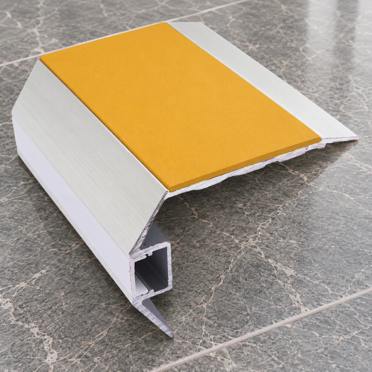 NSLR50 Illuminated Aluminium Stair Nosing 77.5x48.5mm In Saffron Color