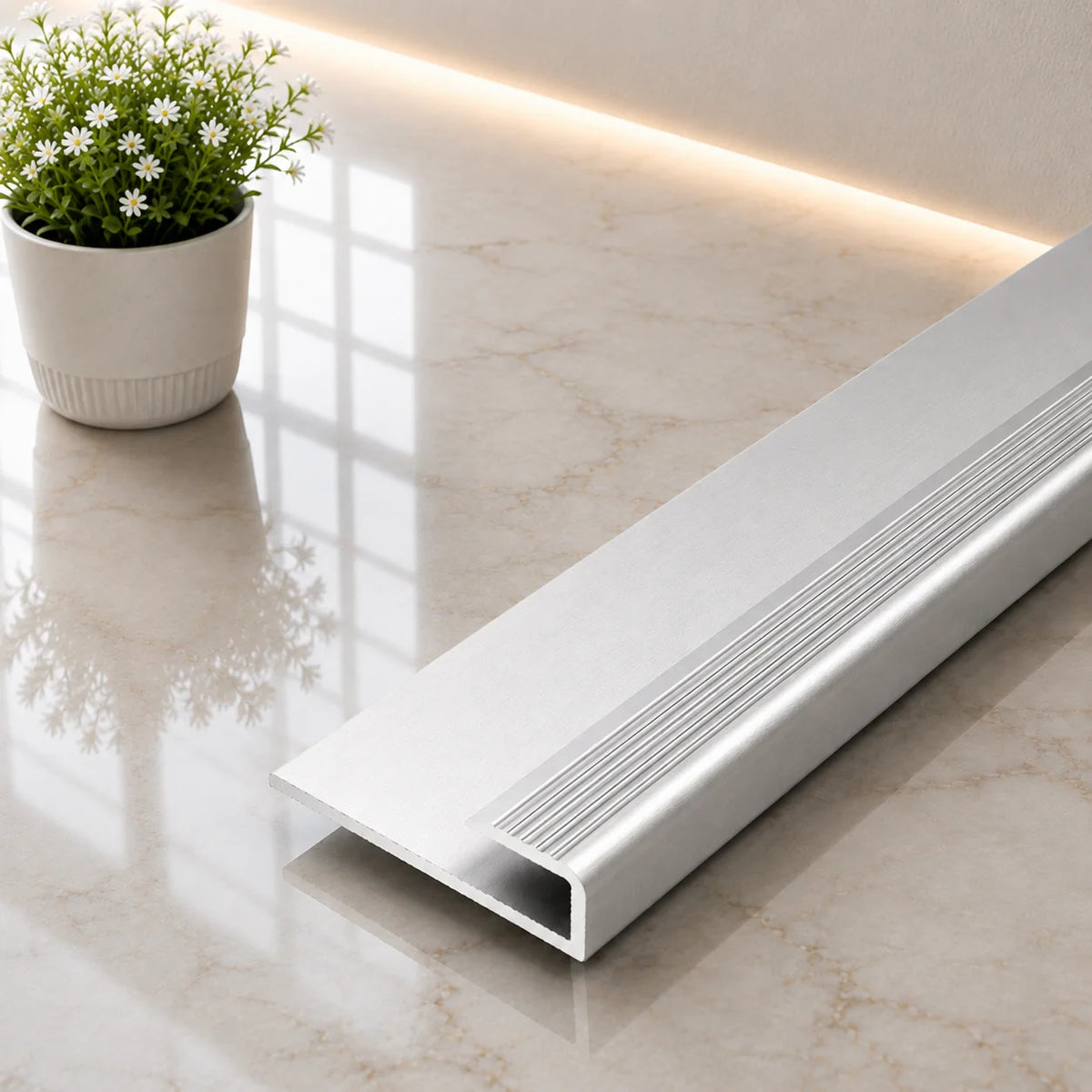 C63 Anodised Aluminium LVT U Edging Profile Threshold For 5mm Flooring in Silver Color