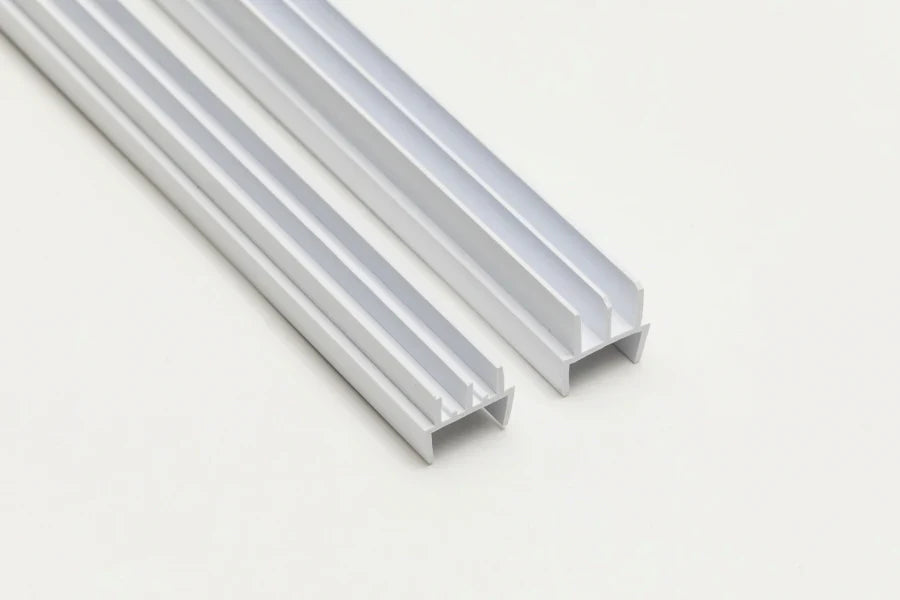 Clip-On White Vivarium Top & Bottom Runners for 4mm Glass, 15/18mm Board