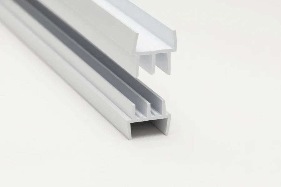 White Clip-On Vivarium Top & Bottom Runners for 4mm Glass, 15/18mm Board Close Up