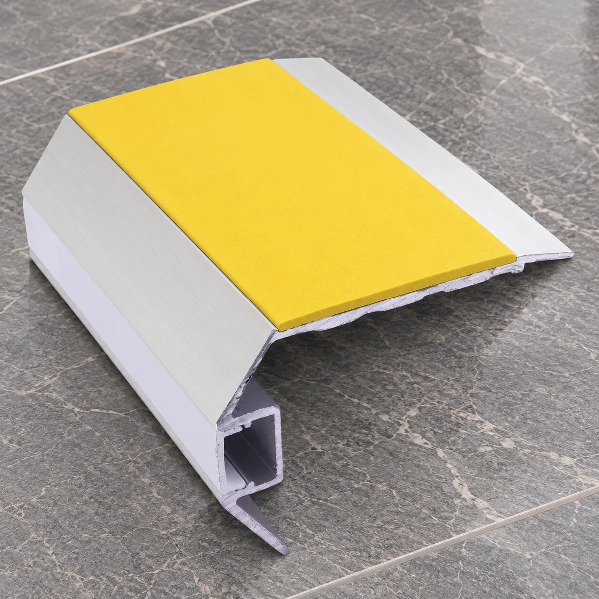 NSLR50 Illuminated Aluminium Stair Nosing 77.5x48.5mm In Yellow Color